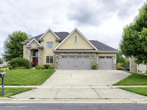 370 Riviera Street, Oregon, WI, 53575 | Card Image