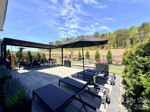 5212 Glenwalk Dr, Charlotte, NC, 28269-4973 | Card Image