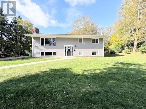 123 Parkside Dr, Charlottetown, PE, C1E1M5 | Card Image