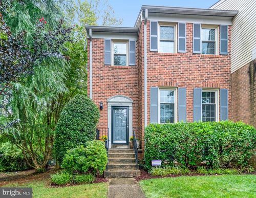 7825 Butterfield Ln, ANNANDALE, VA, 22003-1553 | Card Image
