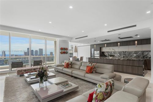 ph7-6000 Island Blvd, Aventura, FL, 33160-3762 | Card Image
