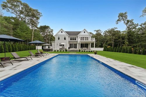 9 Mill Rd, Remsenburg, NY, 11960-2055 | Card Image