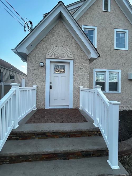 858 Seaman Ave, North Baldwin, NY, 11510 | Card Image