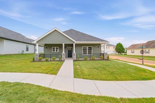 927 Stratford Ave, Sweetwater, TN, 37874-2500 | Card Image