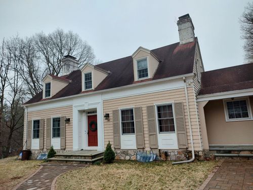 145 River Valley Rd, Stratford, CT, 06614-1664 | Card Image