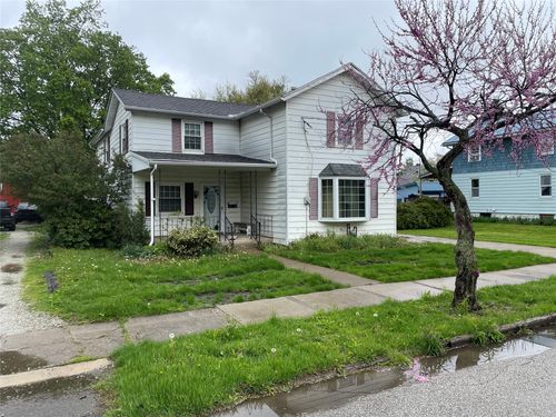 70 East St, North East, PA, 16428-1551 | Card Image