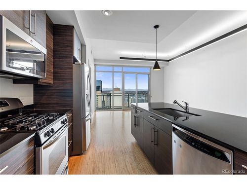 2220-2001 Lincoln St, Denver, CO, 80202-3873 | Card Image