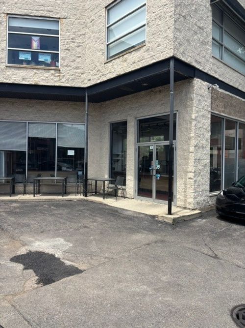 2010 N Damen Ave, Chicago, IL, 60647-3284 | Card Image