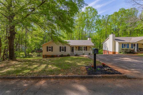 1012 Kens Pl, Taylors, SC, 29687-4457 | Card Image