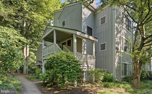 2238 Hunters Run Dr, RESTON, VA, 20191-2829 | Card Image