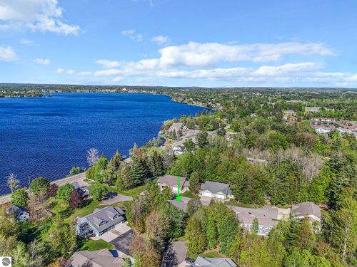 17-118 Davidsen Shores Dr, Cadillac, MI, 49601-7000 | Card Image