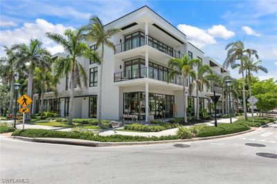 207 - 850 Central Avenue, Condo with 3 bedrooms, 3 bathrooms and null parking in Naples FL | Image 1