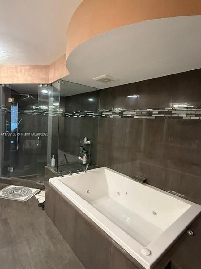 APT-2804 - 18911 Collins Ave, Condo with 2 bedrooms, 3 bathrooms and null parking in Sunny Isles Beach FL | Image 30