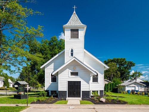 801 E 3rd St, Port Clinton, OH, 43452-1213 | Card Image