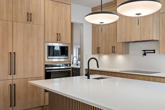 1209 Ioco Rd, House other with 4 bedrooms, 5 bathrooms and 4 parking in Port Moody BC | Image 6