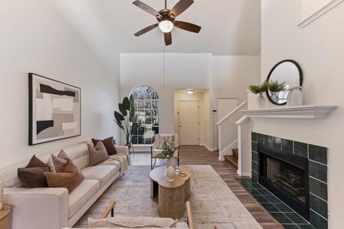 700 Faircrest Dr, Buda, TX, 78610-3717 | Card Image