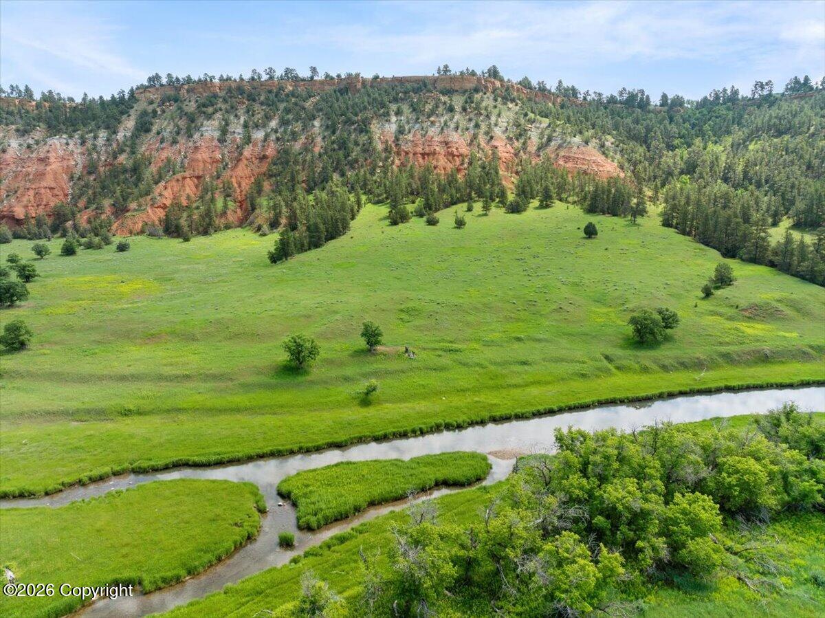 Land in Hulett