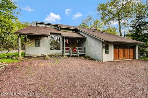 197 S Lake Dr, Lake Harmony, PA, 18624-7027 | Card Image