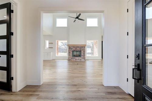 10071 Lacewood Drive, Edmond, OK, 73025 | Card Image