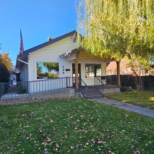 725 Sw 8th St, Redmond, OR, 97756-2719 | Card Image