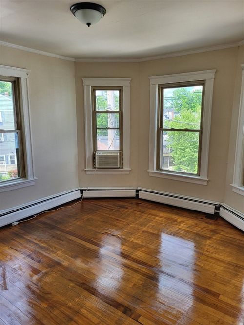 301-74 Pecker St, Haverhill, MA, 01830-5682 | Card Image