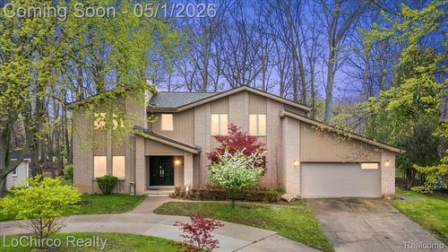 6019 Glen Eagles Dr, West Bloomfield, MI, 48323-2211 | Card Image