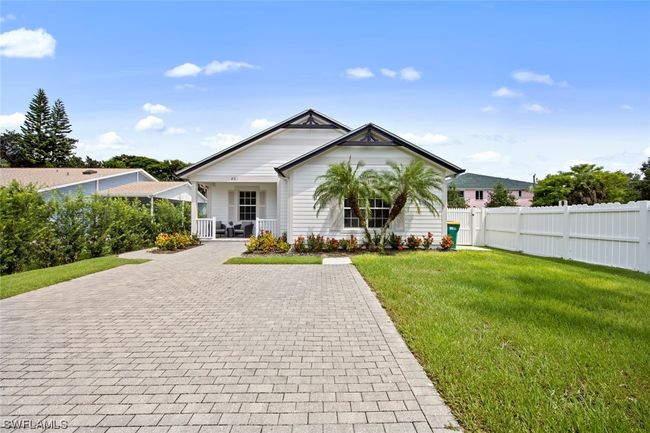 861 97th Avenue N, House other with 3 bedrooms, 3 bathrooms and null parking in Naples FL | Image 3