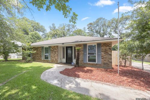 8885 Timber Dr, Denham Springs, LA, 70726-6105 | Card Image