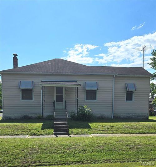 401 S Van Buren Street, New Athens, IL, 62264 | Card Image