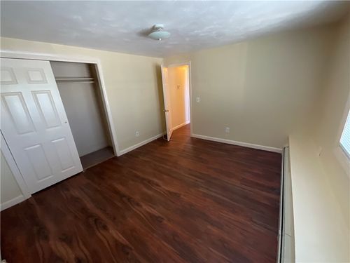 6 Pilgrim Ave, Coventry, RI, 02816-4204 | Card Image