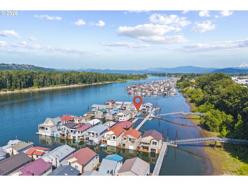 c1-17809 Ne Marine Dr, Portland, OR, 97230 | Card Image