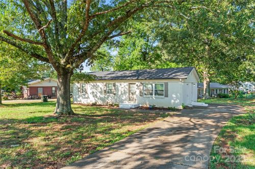 1505 Northwoods Dr, Kings Mountain, NC, 28086-4113 | Card Image