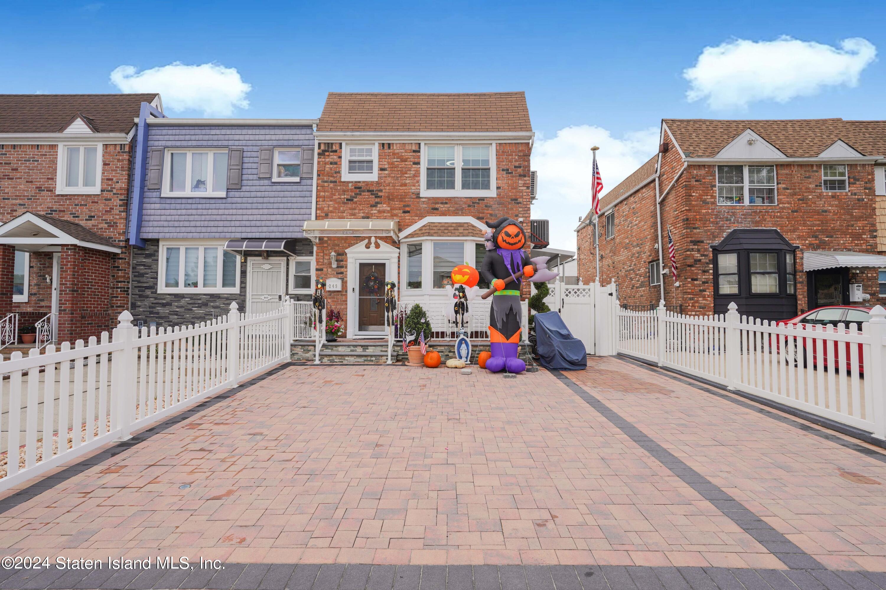 Hillman Ave, Staten Island, NY 10314