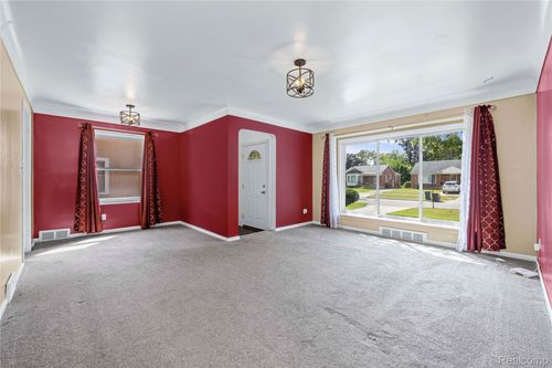 23510 Scotia Rd, Oak Park, MI, 48237-2159 | Card Image