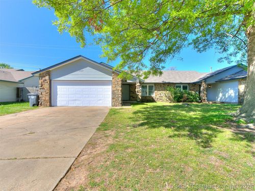 1915 E 66th Place, Tulsa, OK, 74136 | Card Image