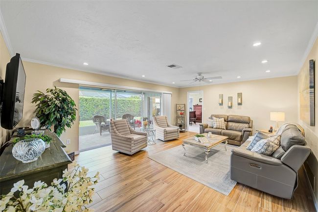 308 Matisse Cir E, House other with 3 bedrooms, 2 bathrooms and null parking in NOKOMIS FL | Image 7