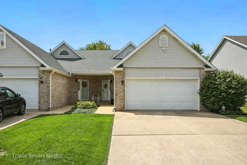 207 Huntington Ct, Shorewood, IL, 60404-9423 | Card Image