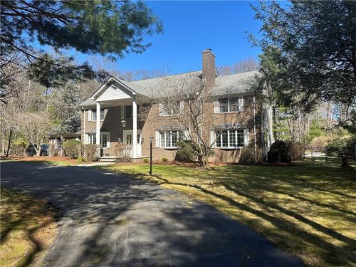 150 Woodbridge Dr, East Greenwich, RI, 02818-1328 | Card Image