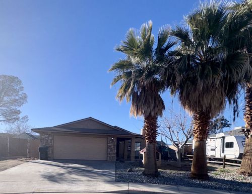 317 N Sims Ct, Ridgecrest, CA, 93555-5418 | Card Image