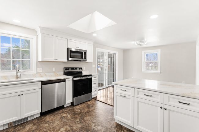 765 S Mammoth Rd, House other with 3 bedrooms, 2 bathrooms and null parking in Manchester NH | Image 24