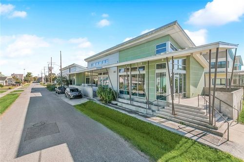 5400 Douglas St, New Orleans, LA, 70117-3028 | Card Image