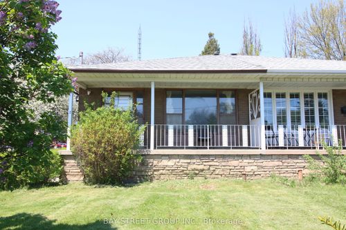 2 Slidell Cres, North York, ON, M3A2C4 | Card Image
