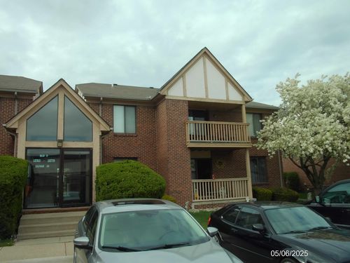 15765 Balfour Dr, Macomb, MI, 48044-3818 | Card Image