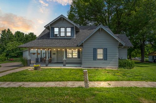 400 E Walker St, Ash Grove, MO, 65604-9044 | Card Image