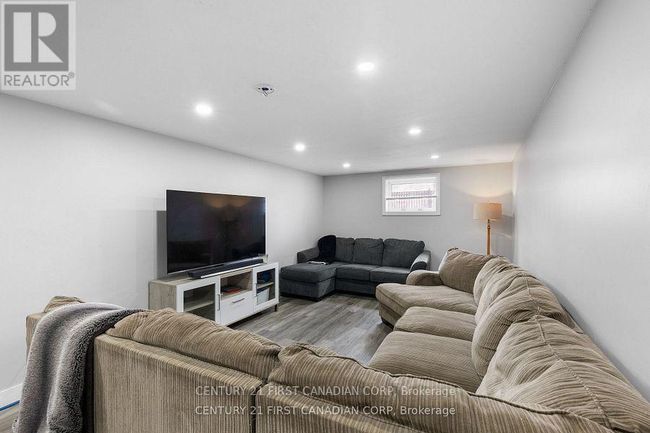 5270 Trafalgar St, House other with 5 bedrooms, 3 bathrooms and 6 parking in Dorchester ON | Image 18