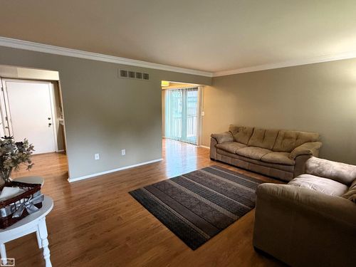 31748 Breezeway, Chesterfield, MI, 48047-3017 | Card Image