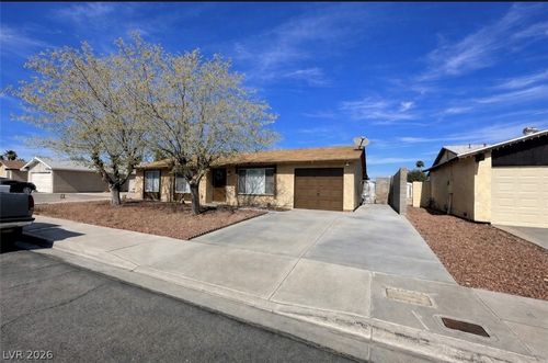 4338 Sun Vista Dr, Las Vegas, NV, 89104-5449 | Card Image