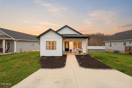 1610 E Millard St, Johnson City, TN, 37601-2740 | Card Image