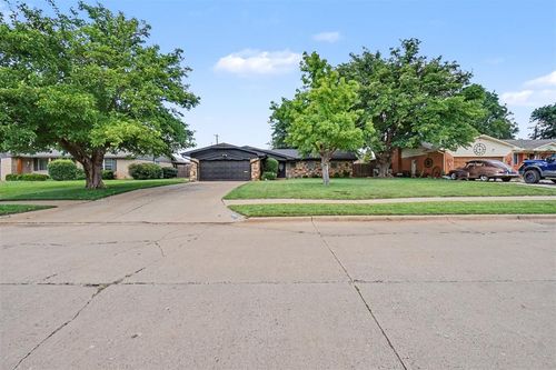 301 Cardinal Cir S, Altus, OK, 73521-1711 | Card Image