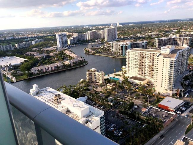 UNIT-2910 - 4111 Ocean Dr, Condo with 1 bedrooms, 1 bathrooms and null parking in Hollywood FL | Image 5